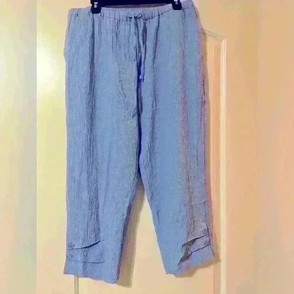 Norm Thompson Pants - Norm Thompson women’s crinkle capris, periwinkle blue, sz - Large